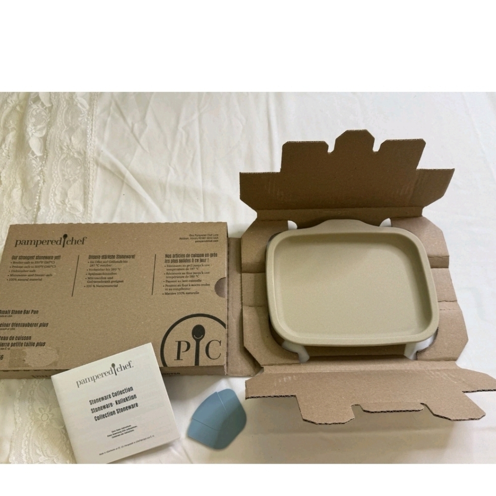 Pampered Chef Small Stone Bar Pan 100256 Toaster Oven Microwave Air Fryer NIB - Picture 2 of 5